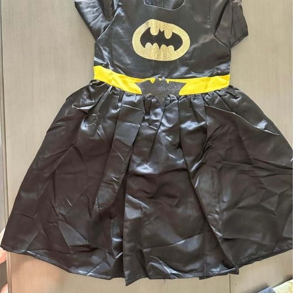 new: Hero princess‎ costume w cape, mask, bow & bracelet (6-7 years old)